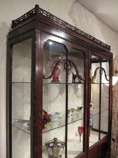 1910British Victorian showcase cabinet