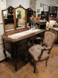 1920French dresser