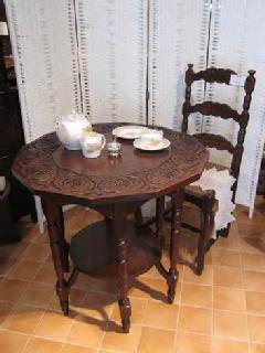 1910British carved@table