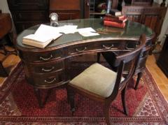 1920British kidney desk&chair